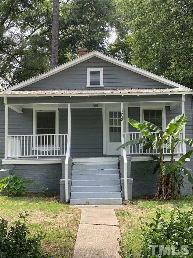 Primary Photo - 108 Herbert St
