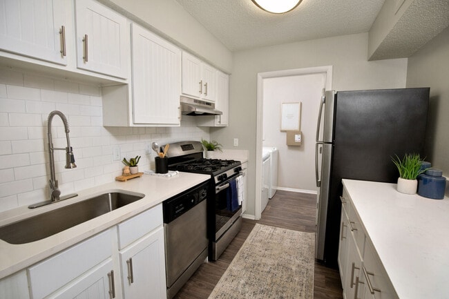 Building Photo - Anderson Hills