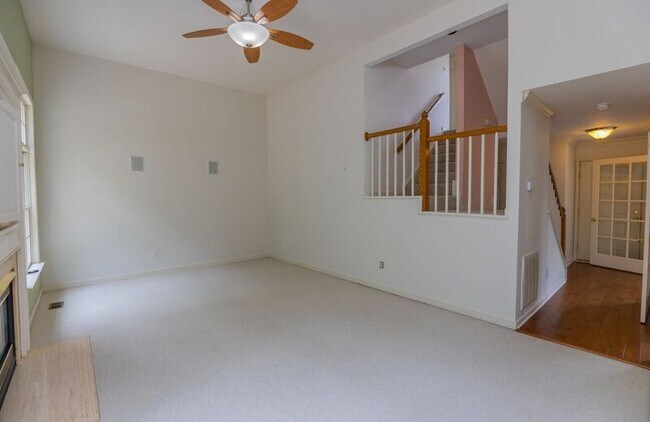 Building Photo - 10916 Tray Way