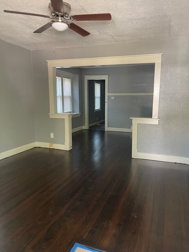 Foto del edificio - 1222 N Spring St
