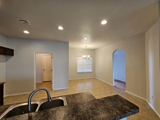 Building Photo - (3) Bed/(2) Bath with Storm Shelter Avail NOW!