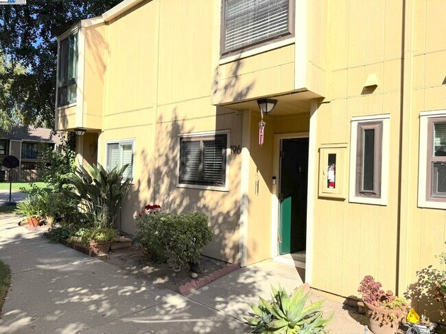 Foto del edificio - 9005 Alcosta Blvd