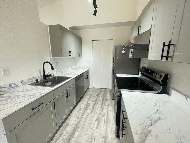 Foto del edificio - SPACIOUS 2BD/2BA APARTMENT IN RICHMOND, CA!!!