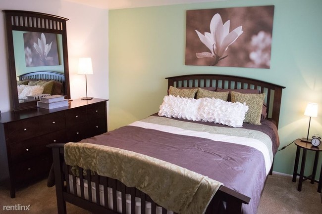 Foto del edificio - 2 br, 1 bath Townhome - 423 Villa Dr