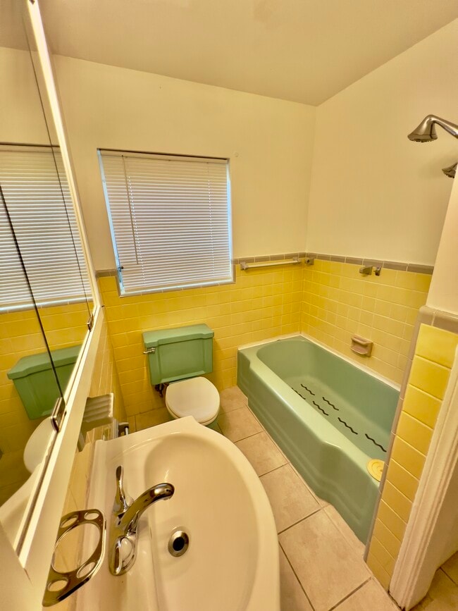 Photo - 644 SE 5th St House