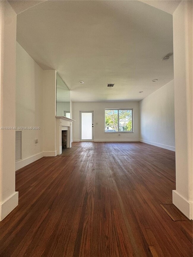 Foto del edificio - 3021 SW 2nd Ave