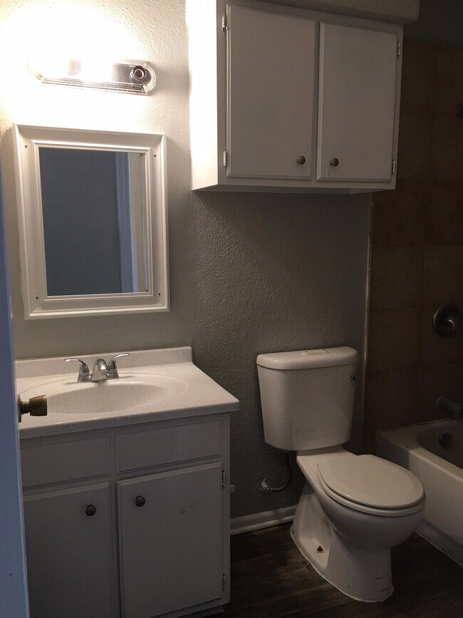 Building Photo - 6929 Timbercreek Dr