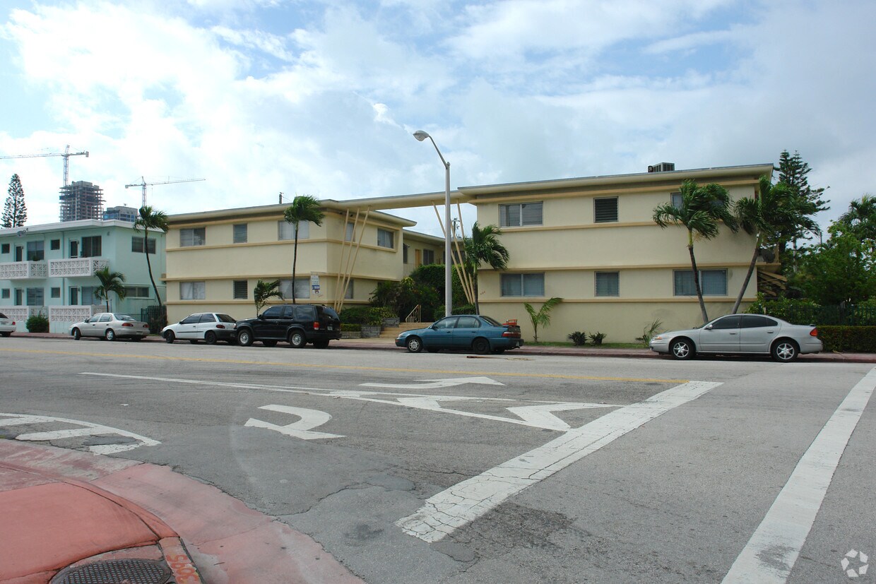 Primary Photo - 650 Court Apartments