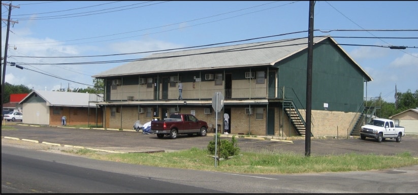 Primary Photo - College Park Apartments