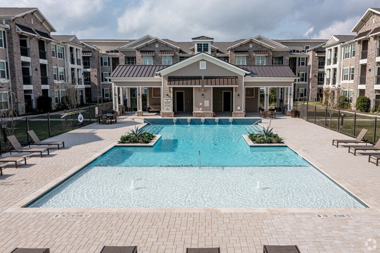The Fordham at Silver Lake Rentals in Pearland at 2760 County Rd 94