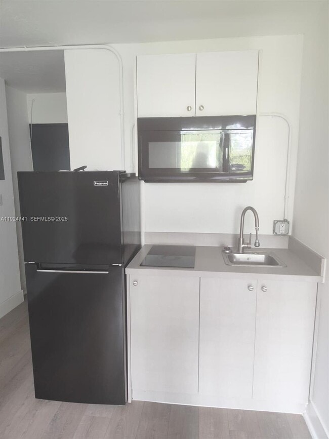 Foto del edificio - 143 SW 9th St