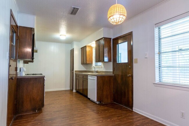 Foto del edificio - Great Home-Great Price!!!