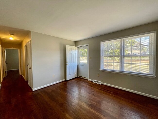 Building Photo - 10500 Chalkley Rd