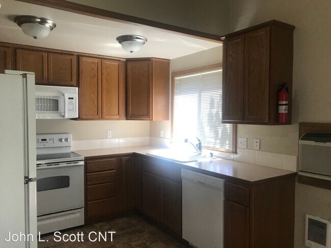 Foto del edificio - 2 br, 1.5 bath House - 5130 188th Lane SW #3