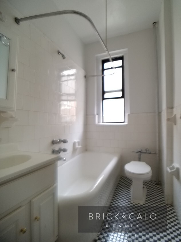 Building Photo - 1633 Sterling Pl