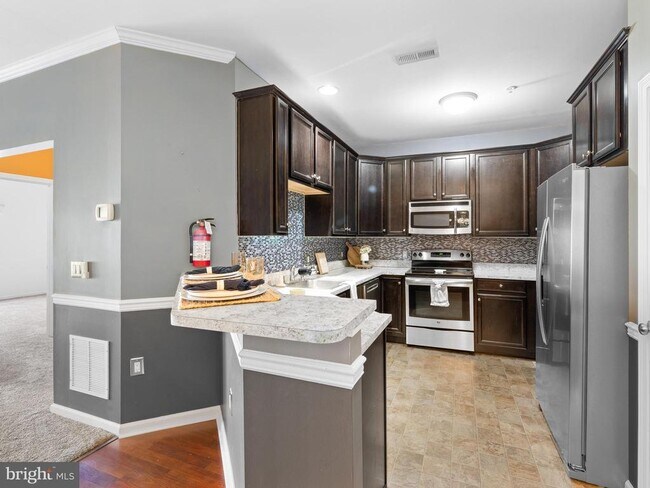 Building Photo - 605 Van Gogh Ct