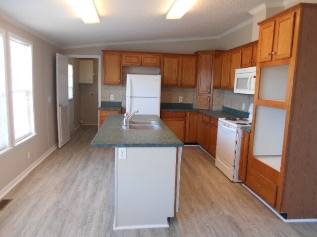 Foto del edificio - 205 Pepperberry Ct