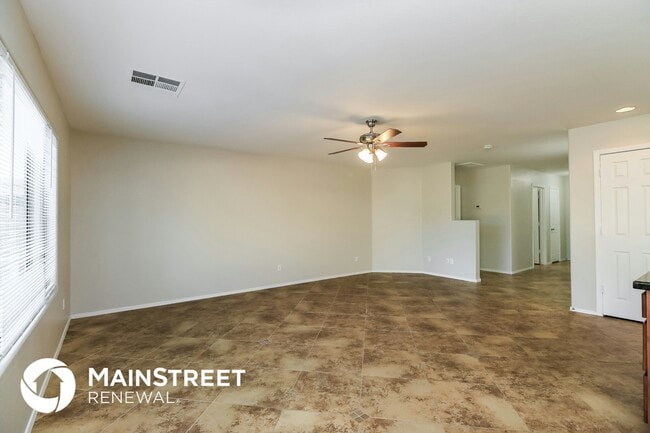 Building Photo - 1600 E Leaf Rd