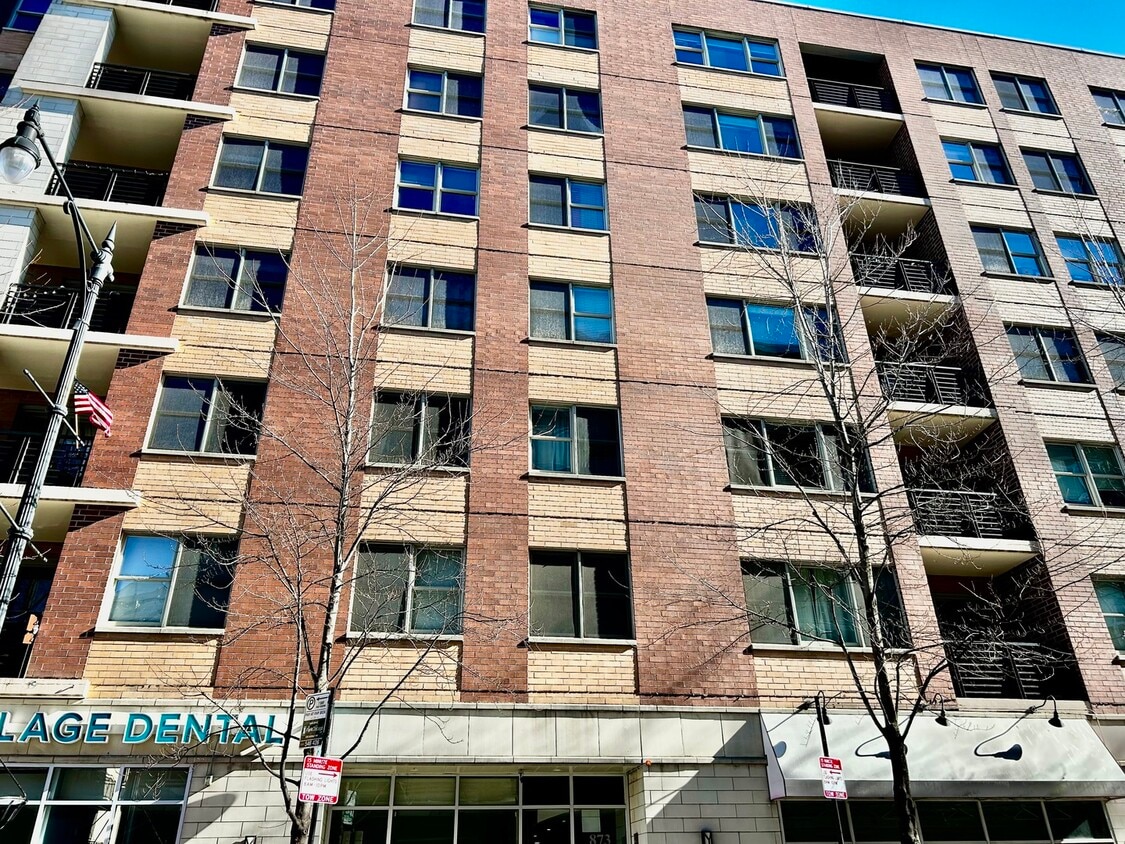 Primary Photo - 873 N Larrabee St