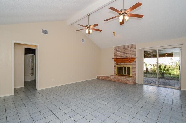 Foto del edificio - 22814 Coriander Dr