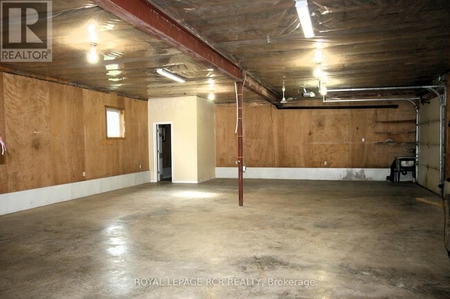 Building Photo - 428 Main St W