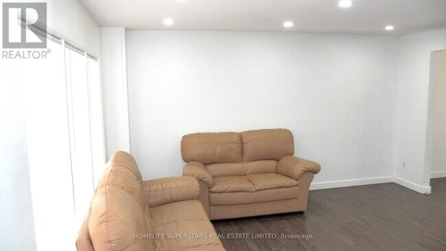 Photo du bâtiment - 513-513 Parkview Crescent