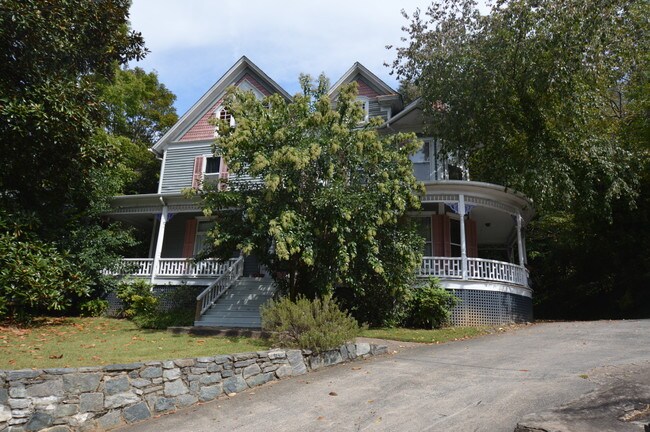 Building Photo - 236 W End Blvd