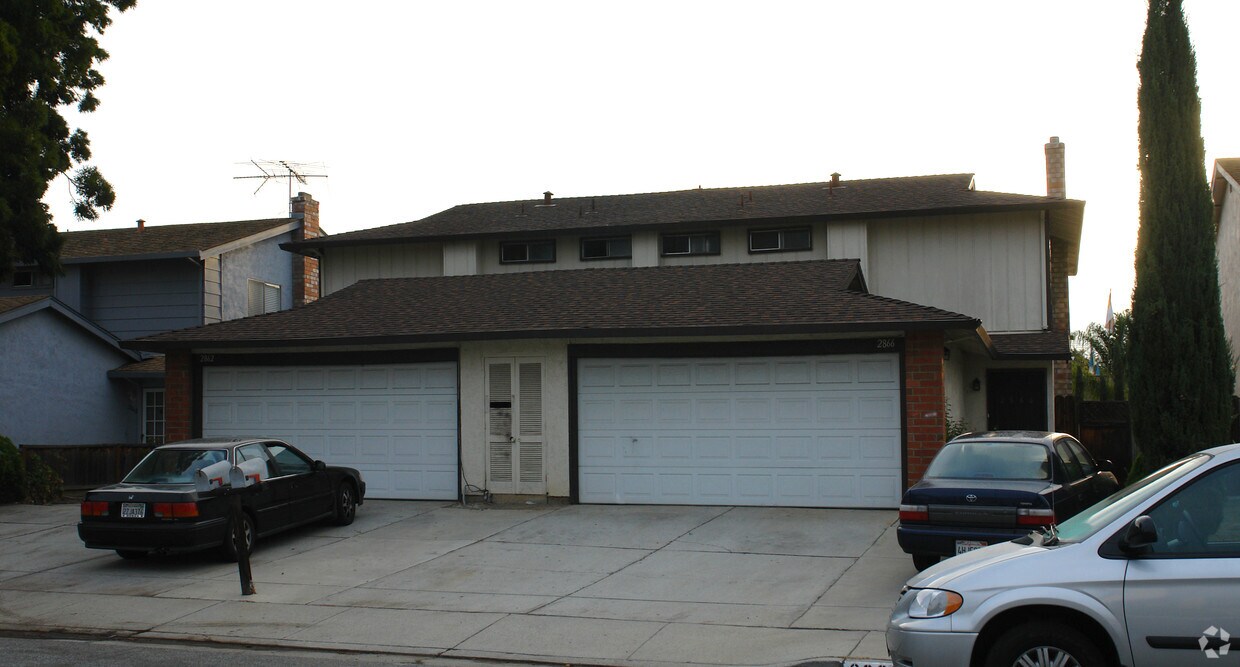 Building Photo - 2862-2866 Cicero Way