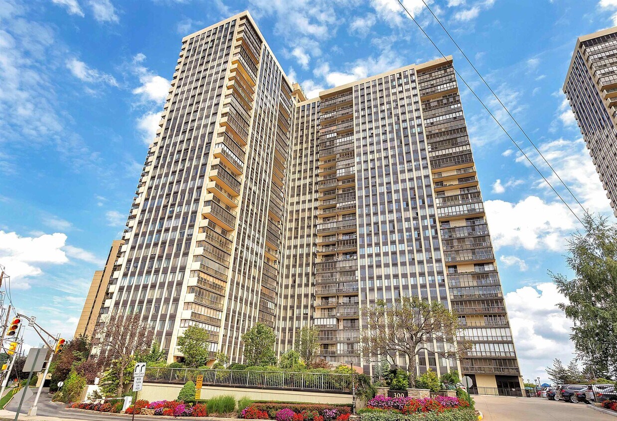 Foto principal - 300 Winston Dr
