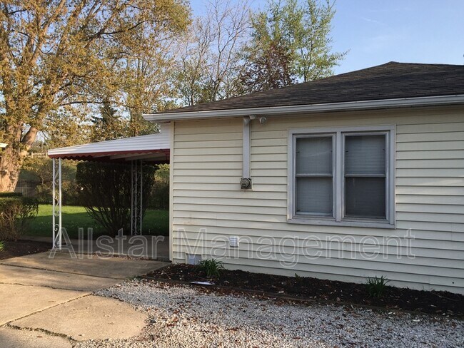 Building Photo - 5785 Fitch Rd