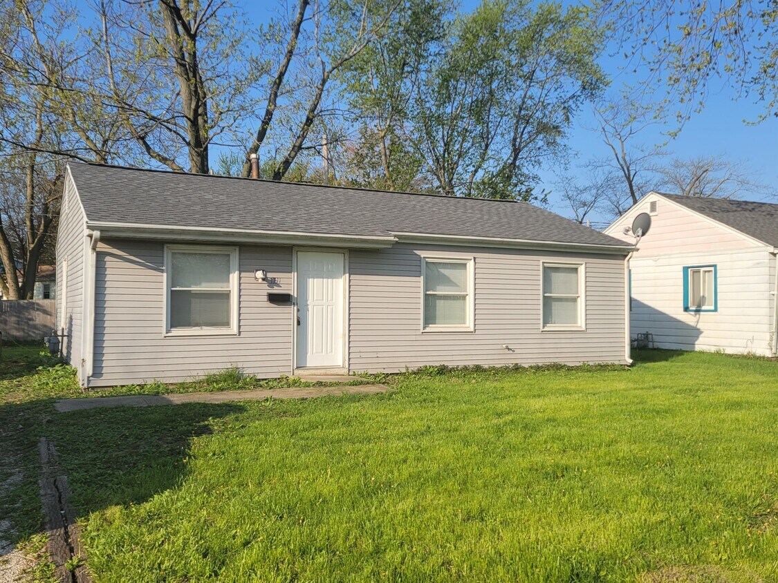 1711 Hedge Rd, Champaign, IL 61821 House for Rent in Champaign, IL