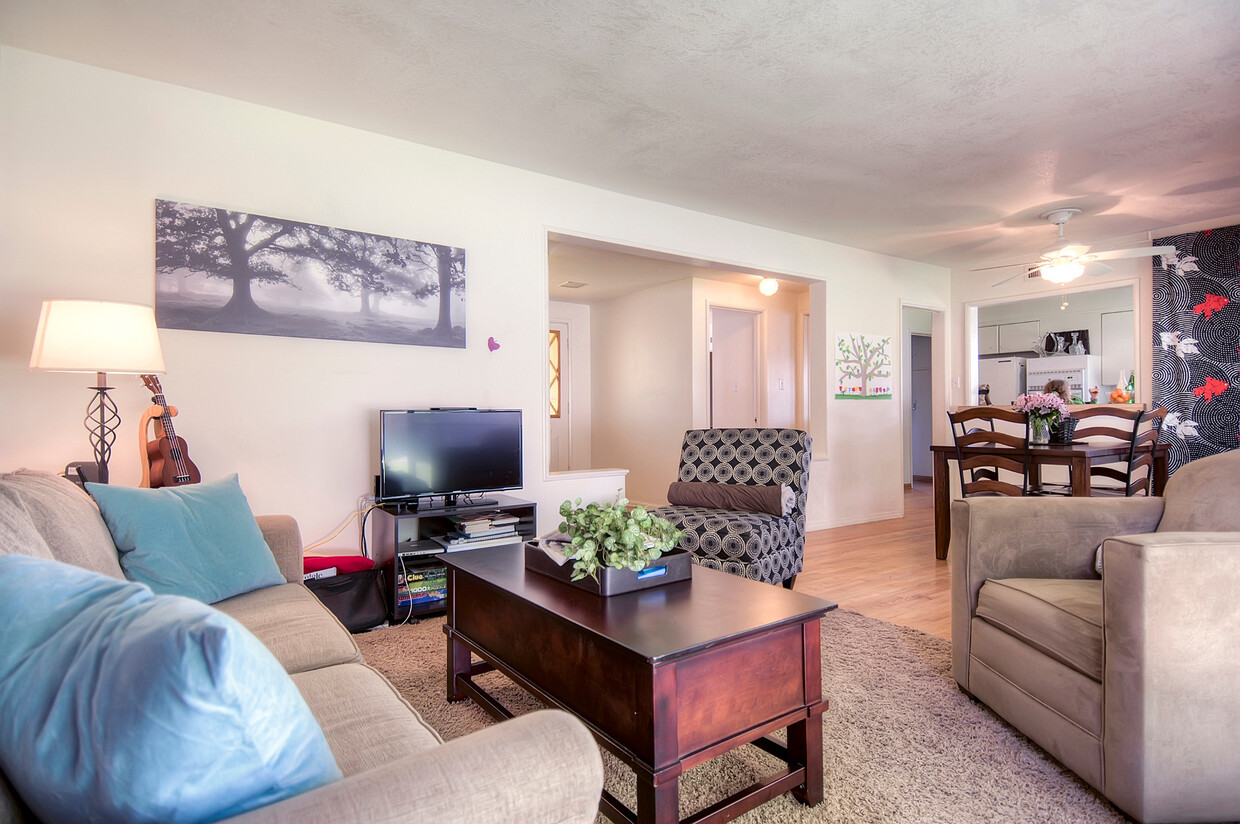 Primary Photo - Available August 8 - close to Biola Univer...
