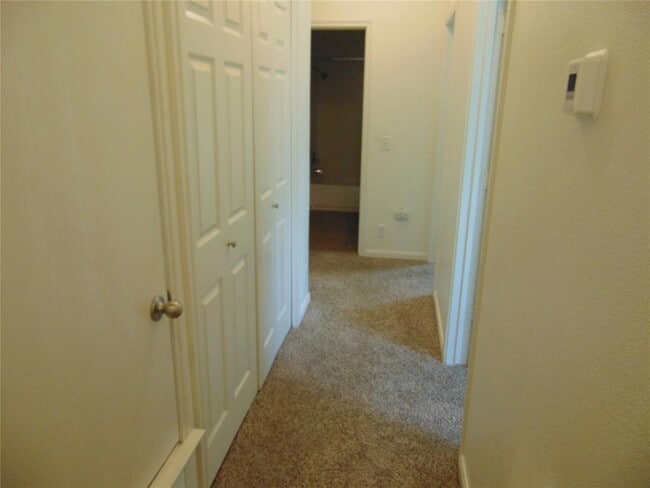 Building Photo - 2417 Allred Dr