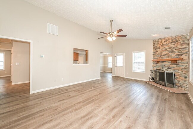 Foto del edificio - 2219 Ligney Creek Ln