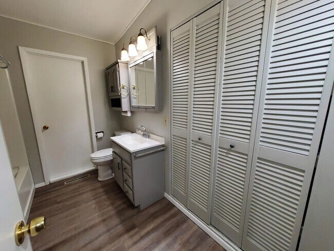 Foto del edificio - ***Available January 1st*** Updated, Spaci...
