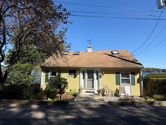 Building Photo - Gorgeous Lake View Winter Rental!