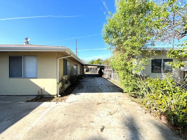 Building Photo - 4 bed, 3 bath in Loma Linda, CA!