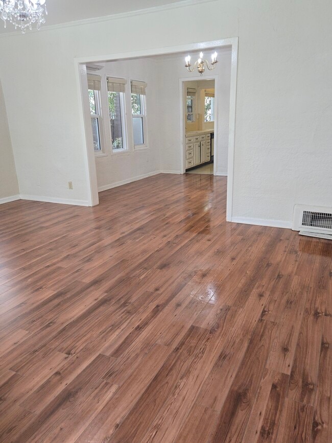 Hardwood floors throughout - 430 S Oakhurst Dr