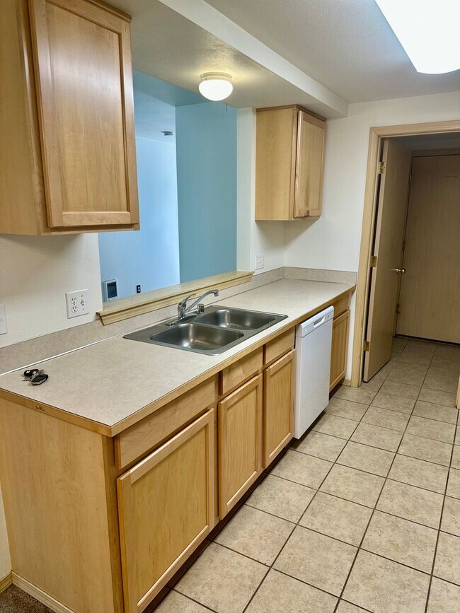 Foto del edificio - 3bed/2.5 bath home available NOW!