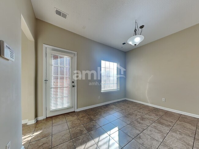 Foto del edificio - 7411 Appling Rain Dr