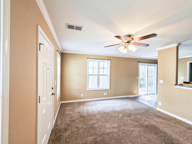 Building Photo - Pet Friendly Two Bedroom!