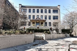 Building Photo - 2630 Adams Mill Rd NW