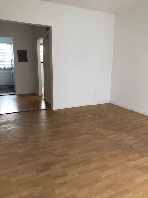 Living Area - 1324 Euclid Ave