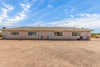 Building Photo - 4015 N Montezuma Dr