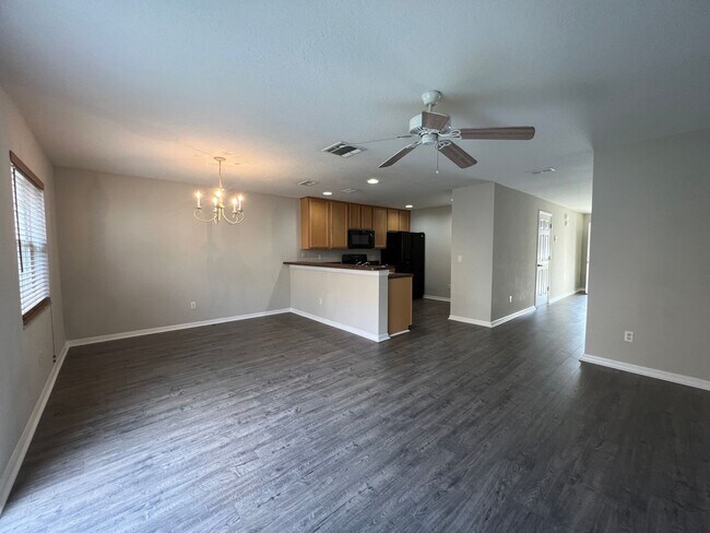 Foto del edificio - Bright 2BR 2.5BA Home w/ Community Pool/Playground Access • Full-Size Appliances • 1-Car Garage i...