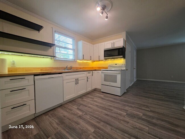 Building Photo - 1118 E 39th St