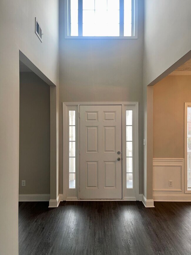 Foto del edificio - JUST REDUCED--$1895 for a 4 Bed/2.5 Bath Home In Swim/Tennis Community in McDonough!