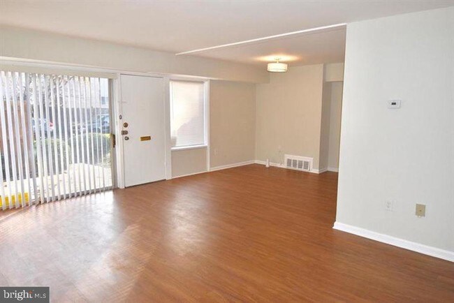 Foto del edificio - 2312 Ewing Ave