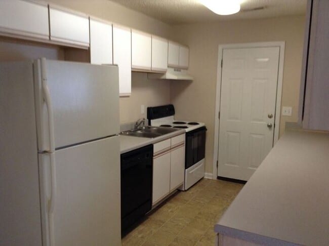 Foto del edificio - 810 Pine Street // Spacious 3 bedroom 2 ba...