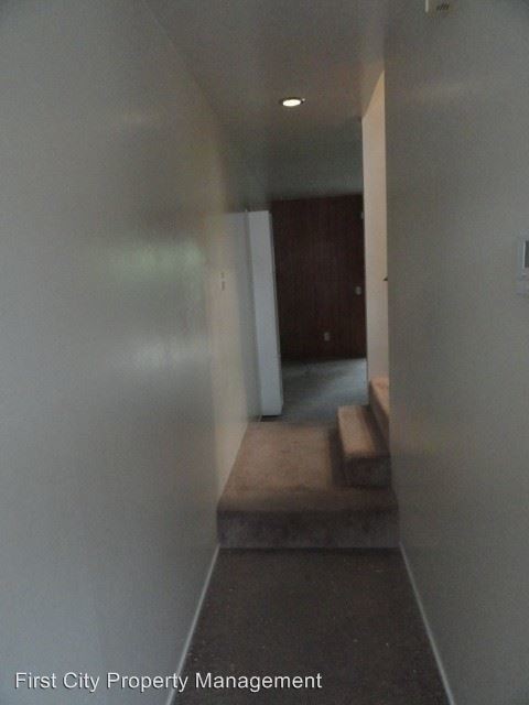 Building Photo - 516 Monterey Ave